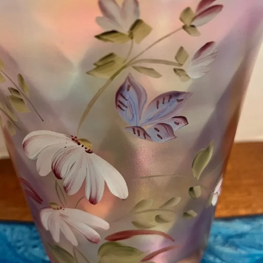 Shelley Fenton 1997 Family Signature Series Field Flowers Iridescent Vase